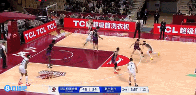 天神下凡！杰曼高打板不中 曾凡博底线杀出单臂补扣