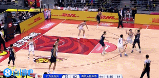 连珠炮！杜润旺连中2记三分扳平比分 本场已射落6记三分
